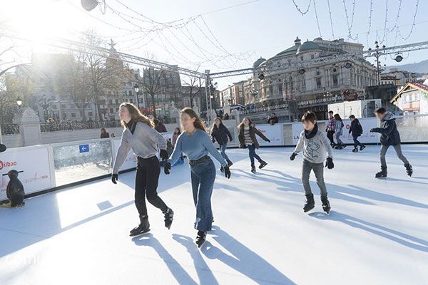  De diciembre a enero de 2024: pista de hielo navideña en Bilbao