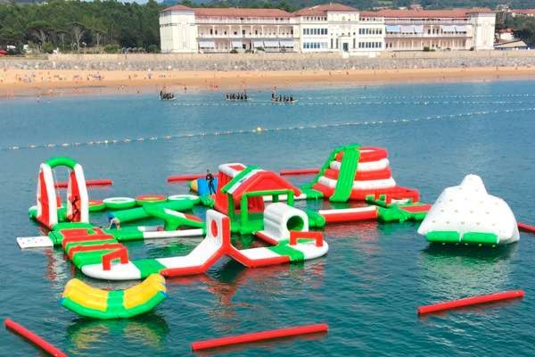  Parque acuático de Gorliz: hinchables aptos para toda la familia